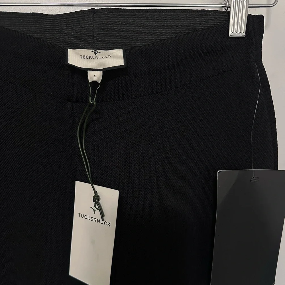 TUCKERNUCK Black Feather Compression Knit Ashford Pants NEW - Picture 9 of 13